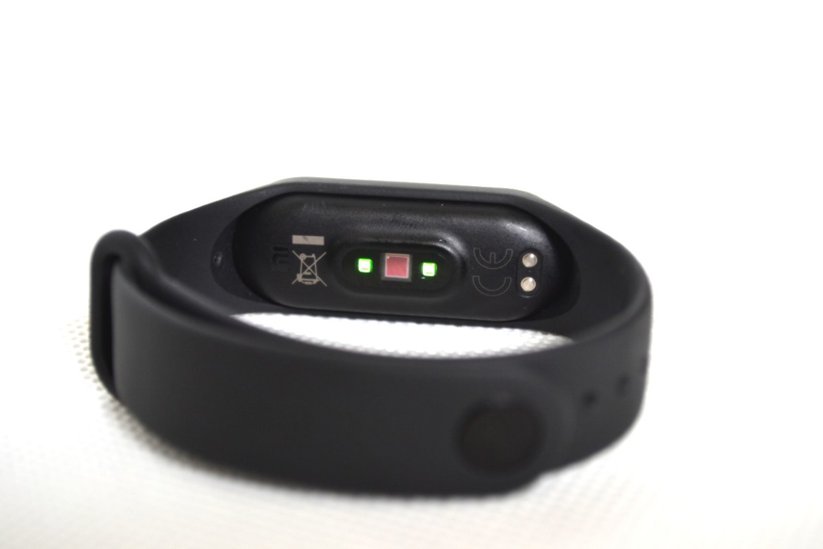 Mi Band 4 recenzia_senzory